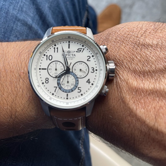 Watch - Picture 2 of 9